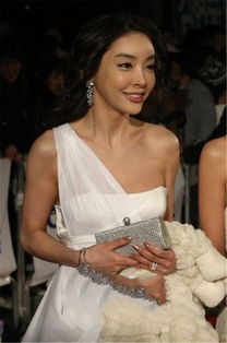 “人间惨剧”张紫妍：被31位大佬性侵后自尽，却无人能为她申冤