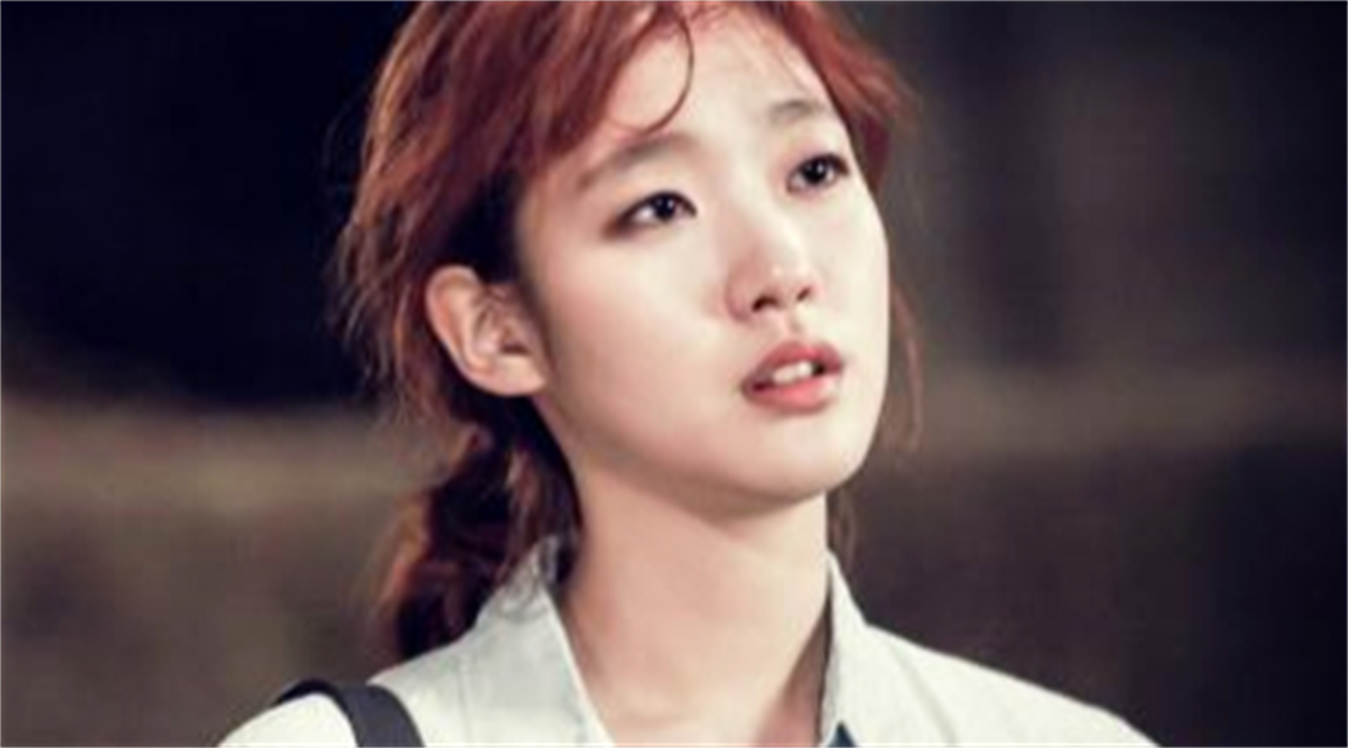 她的中文水平达10级，凭借“尺度片”得到认可，不惜为戏增重8斤