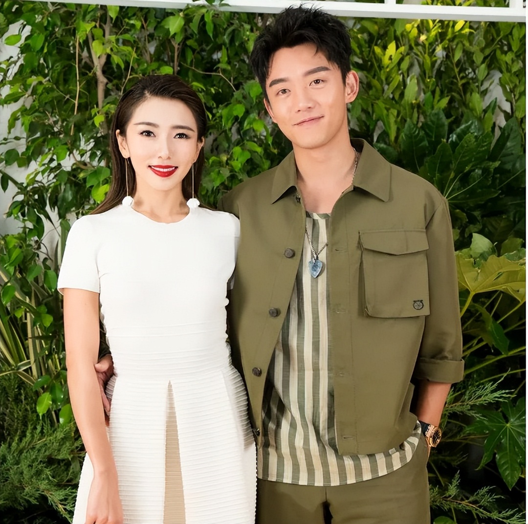 有钱任性！郑恺前任车库玩滑板被批太危险，衣着也遭吐槽不合适