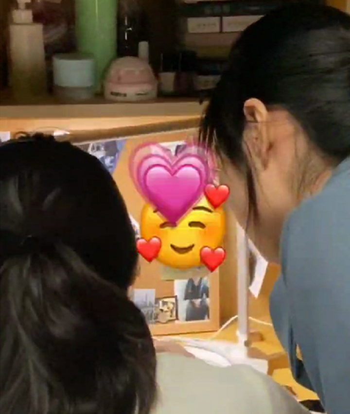 帅气老师上网课，引发女生宿舍内部“纷争”，女大学生暴露真性情