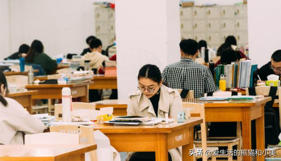 考研有三个专业竞争激烈，考的人数多，分数线还高，学校还有要求