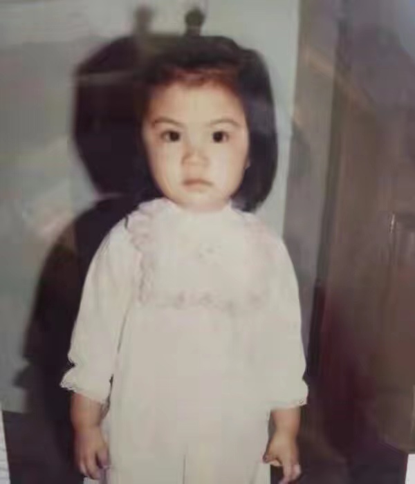 台湾省女星刘乐妍辛苦攒钱，回湖北修祖坟，自己却住几百块出租房