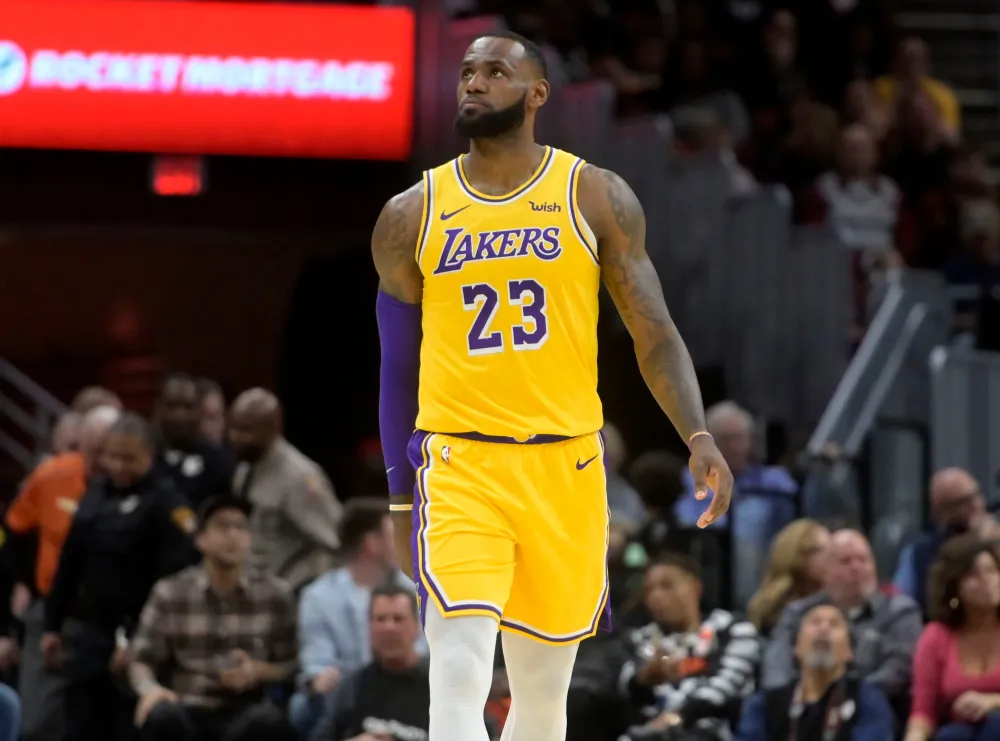 詹姆斯告别本赛季|詹姆斯继2005年后首次无缘季后赛,或许这就是告别的开始……