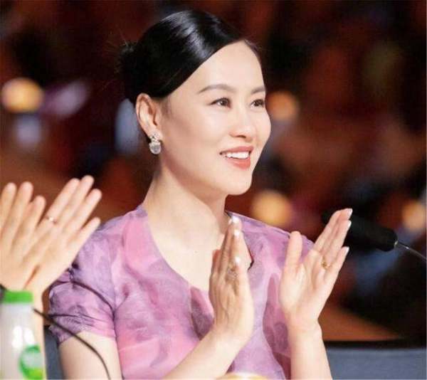 9位“妈妈专业户”：天生一张养尊处优脸，自带贵气，演不了穷人