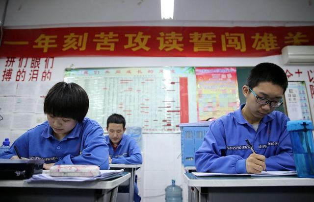 河北这5所大学毕业证分文不值，已被官媒曝光点名，学生谨慎报考