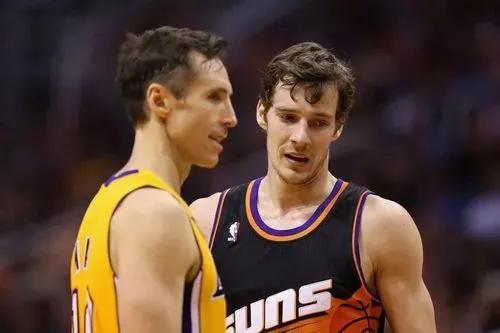 nba現(xiàn)役能成為巨星的有哪些（NBA現(xiàn)役最勵(lì)志的八大球星，巴特勒名利雙收，約基奇逆天改命）