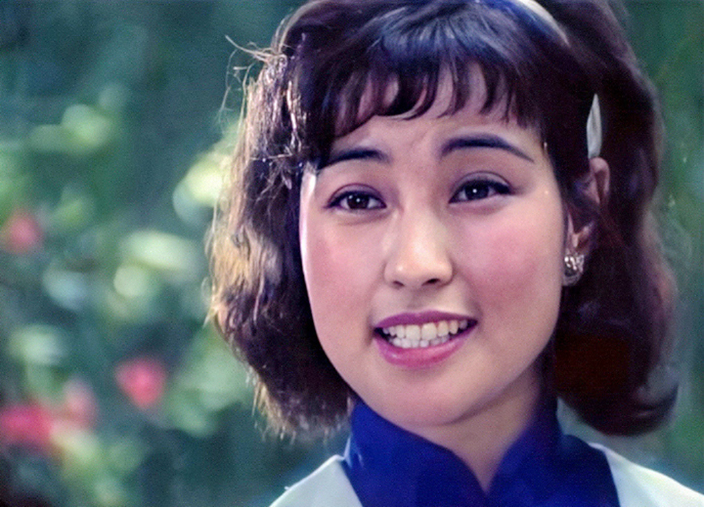 刘晓庆饰演的梦婕为报杀父之仇,以家庭教师身份打入沙舵爷府.