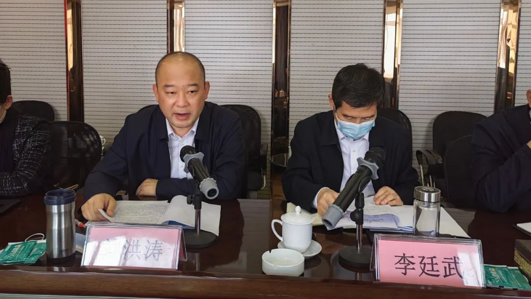 南阳市人大常委会专题调研（卧龙）座谈会召开