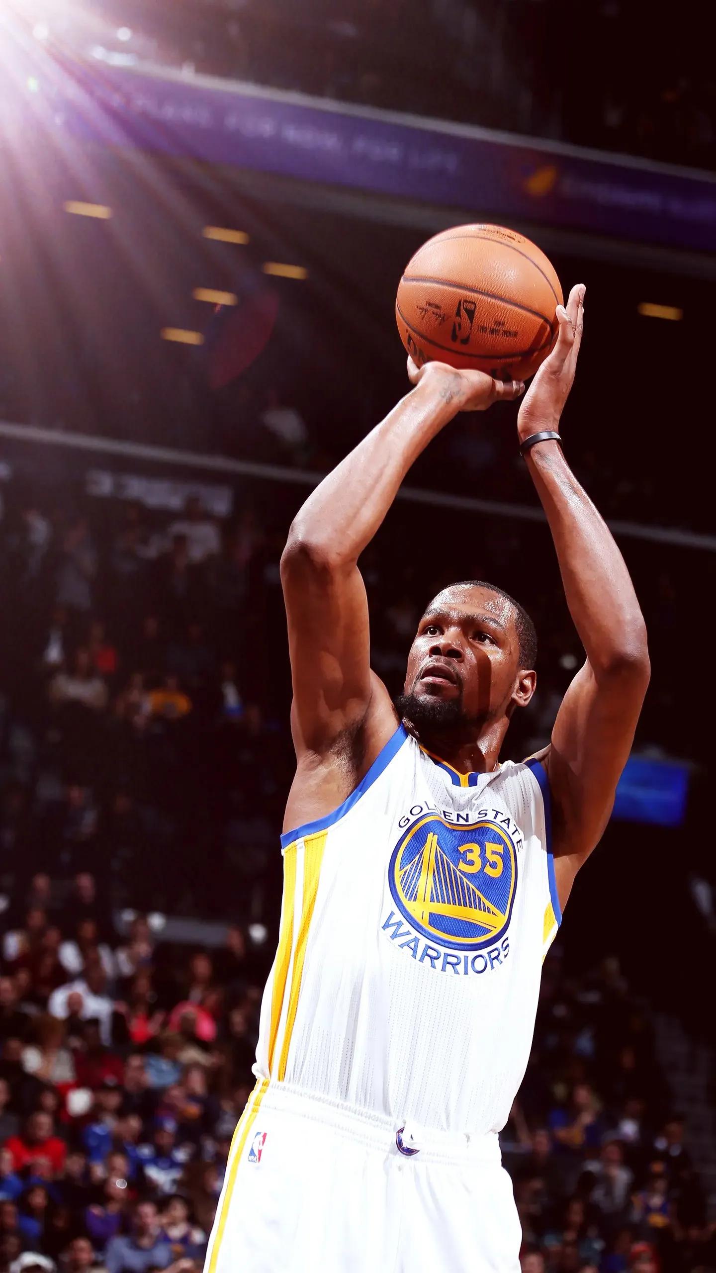 35号球衣篮球明星勇士(勇士队历史十大球星,"萌神"毫无争议)