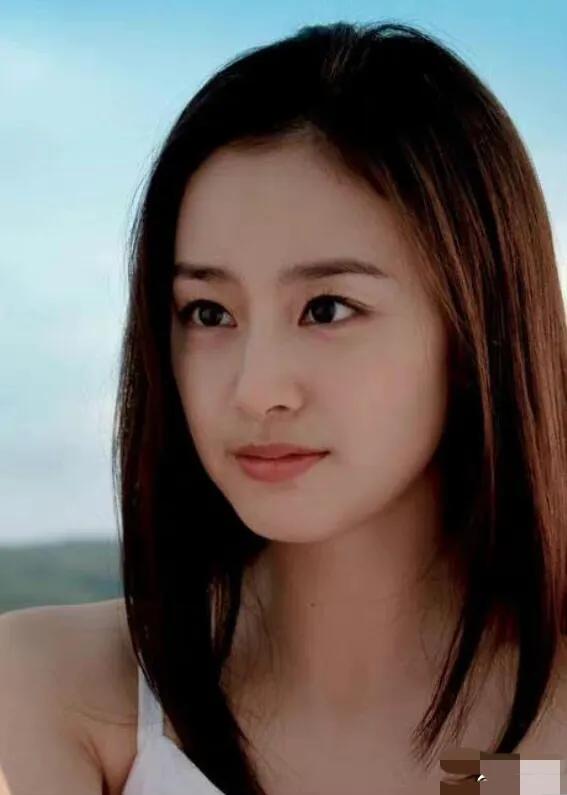 她曾经是韩国第一整容美女，现如今还是风韵犹存