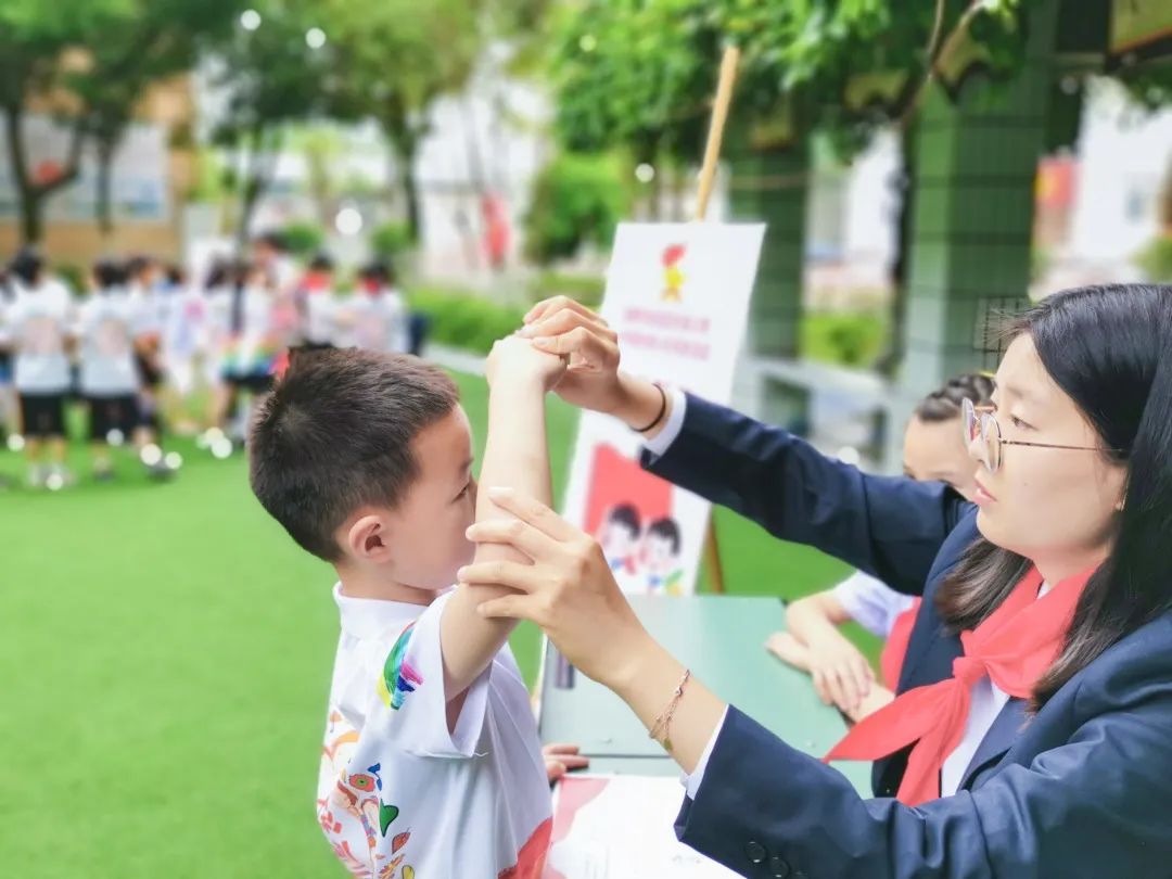少年心向党 入队争先锋｜永安小学举行一年级分批入队闯关活动
