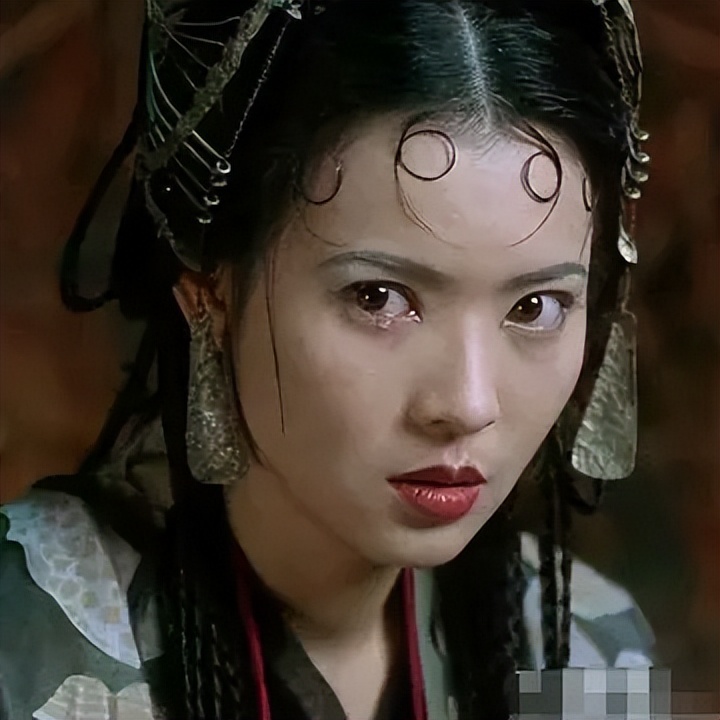 身后事靠朋友，靠救济金度日，这9位港星晚年生活，比你想的凄惨