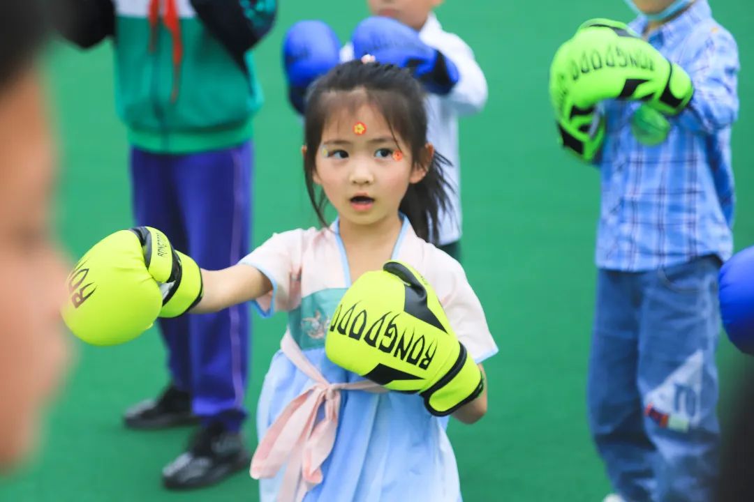 “我和南小零距离”一一记2022春南湖小学幼小衔接主题活动