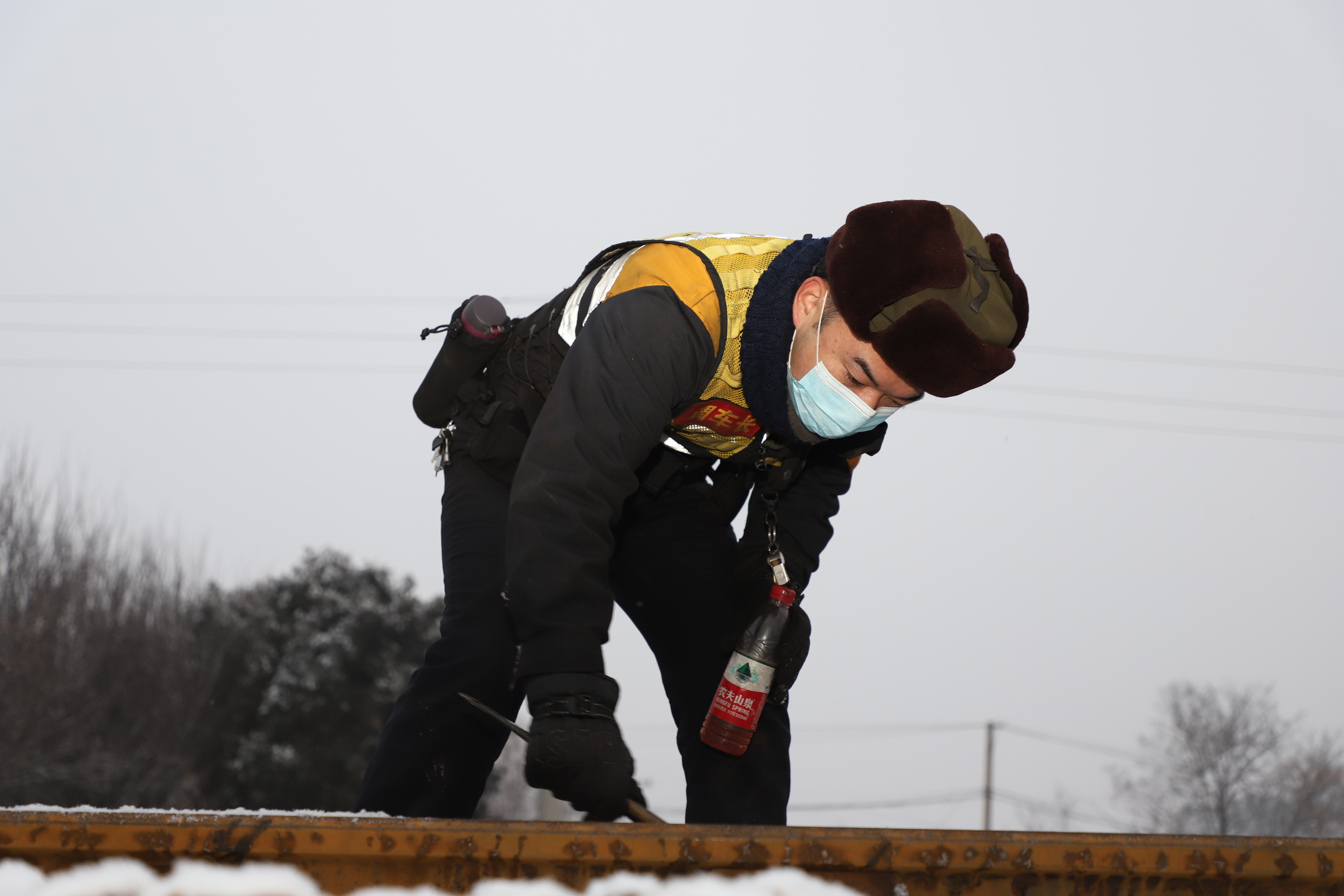 中国铁路洛阳车务段雨雪天气保障春运物资安全快速运输