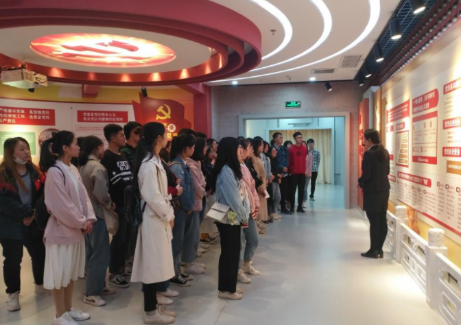 大一申请入党太着急？毕业生含泪表示：错过就来不及，要把握时机