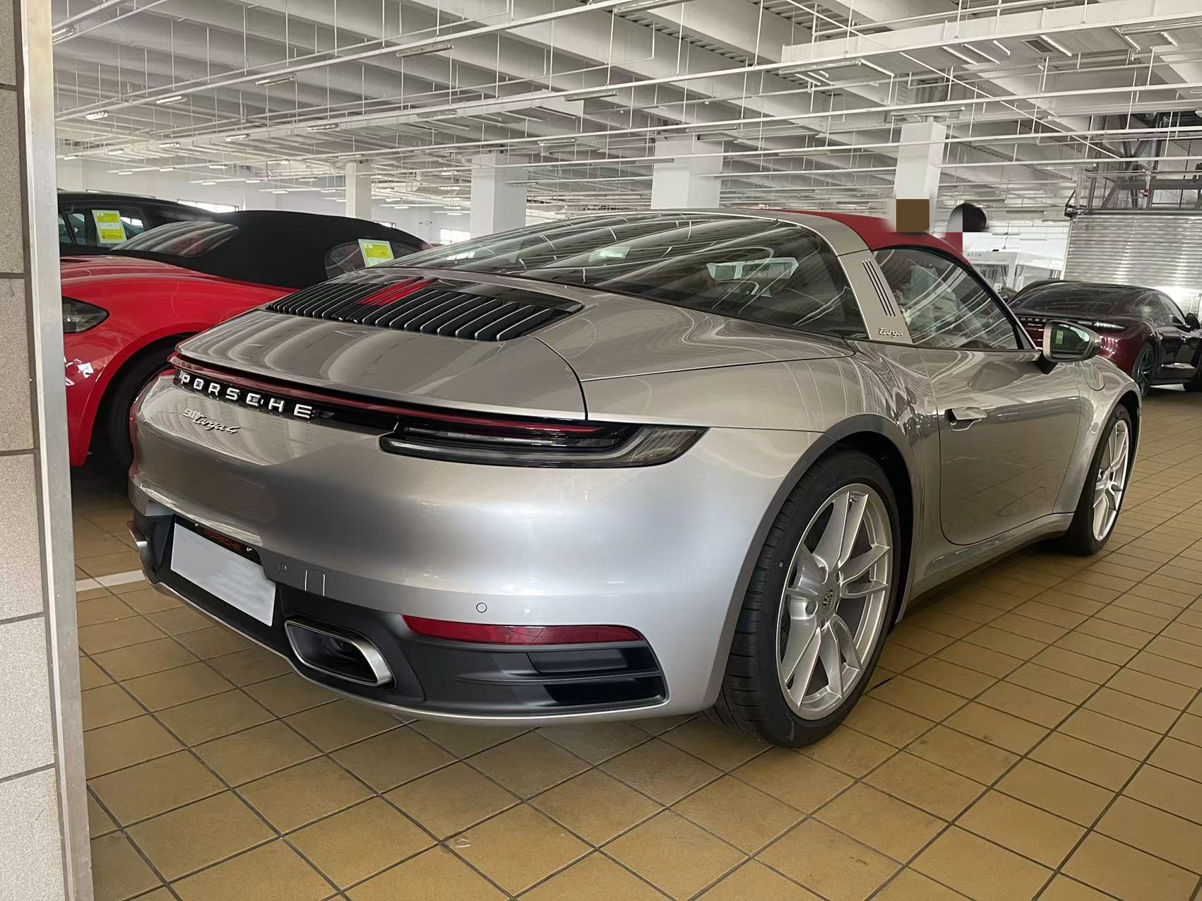 只选装6万的保时捷911见过吗？还是一台Targa，车主：捡漏了