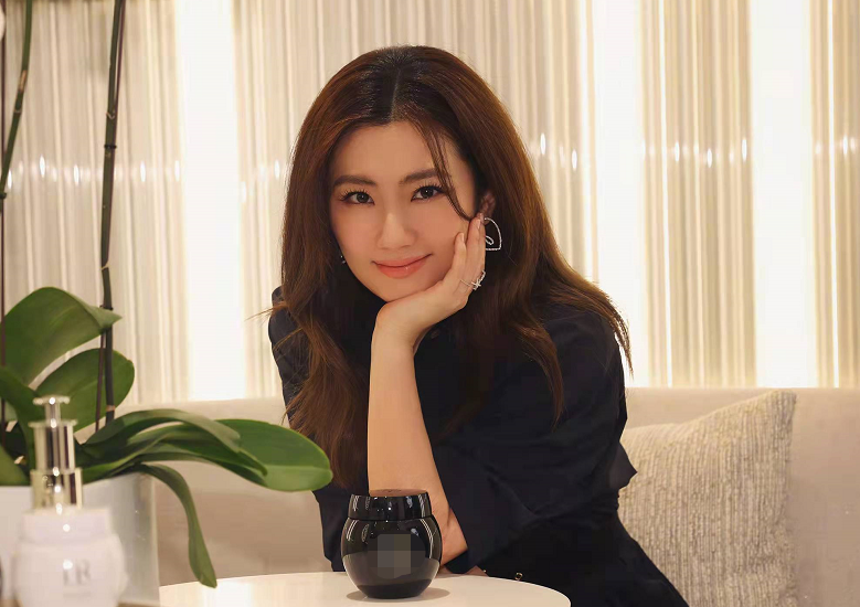 娱乐圈真热闹，华晨宇张碧晨双双出绯闻，杨幂与郭敬明助理闹乌龙