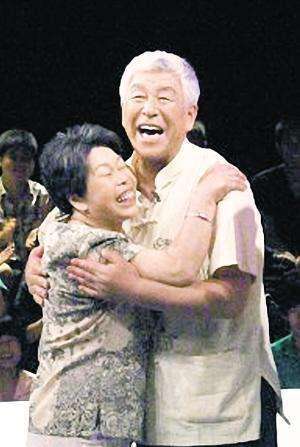 老牛家的战争剧情介绍(老戏骨张洪杰:照顾瘫痪妻子30年,三个子女都