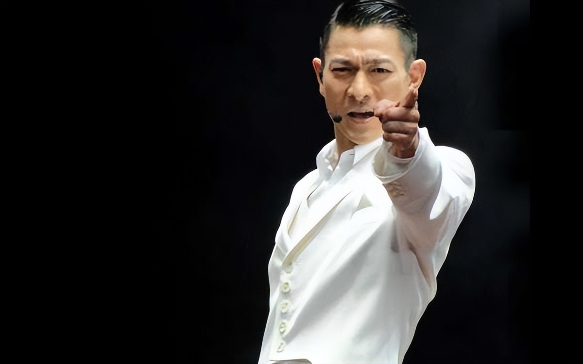 粉丝替他讨公道,难怪能红一辈子)_十大足球直播推荐