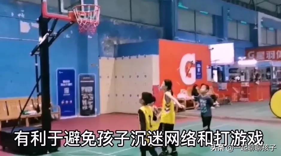 少儿篮球的好处(孩子打篮球的好处有哪些？缓解学习压力，增长身高……快来看看吧)