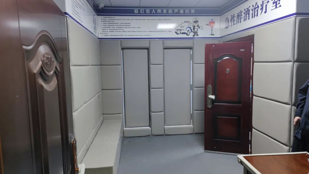 榆林公安高新分局明珠路派出所驻高新医院（醒酒中心）警务室挂牌成立