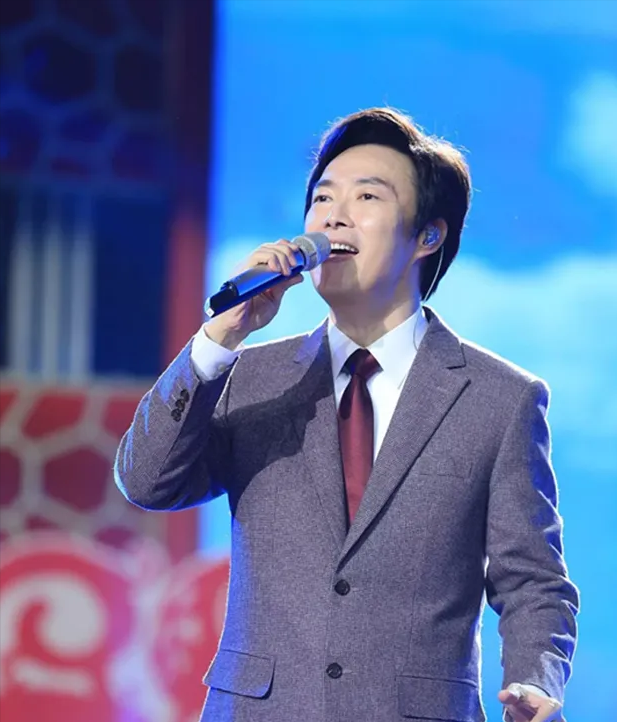 娱乐圈十大不老男神，刘德华上榜，何炅进不了前五