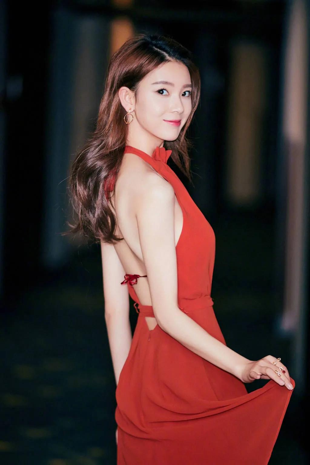 陈瑶：甜美可人，温婉大方，气质优雅