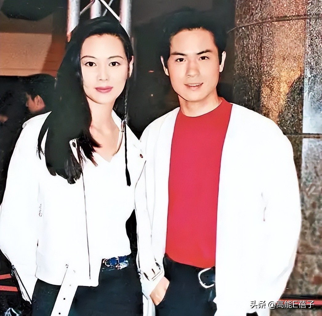 53岁王馨平晒真实素颜，却被嘲样貌老10岁？