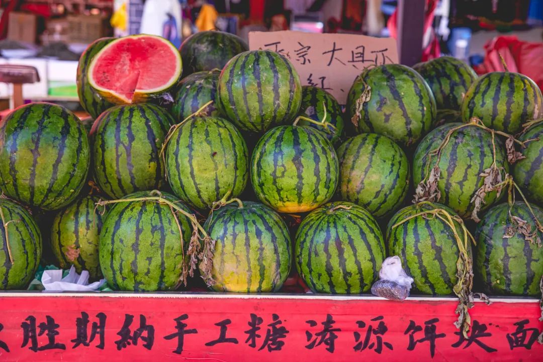丽江水果上市季！去五颜六色的忠义市场，实现水果自由