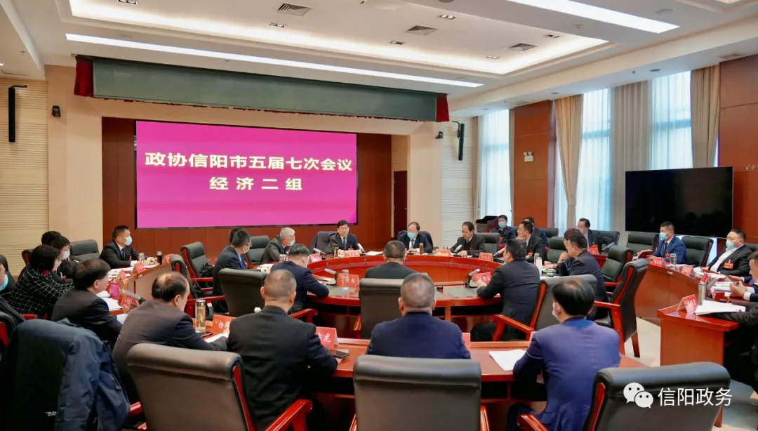 陳志偉參加市政協(xié)五屆七次會議經(jīng)濟二組討論