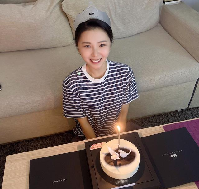多哈體操世界杯何可欣（恭喜，中國女子體操第一位單項大滿貫得主戀愛了，男友為男足球員）