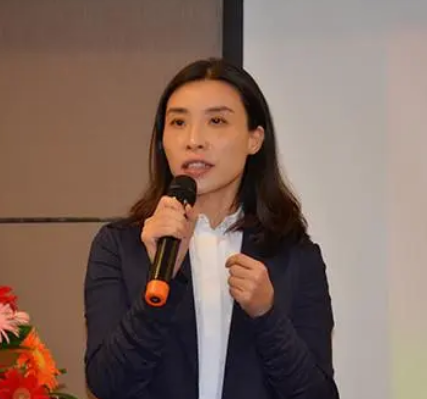 申通创始人25岁因车祸离世，妻子改嫁司机，套现146亿后成功离场