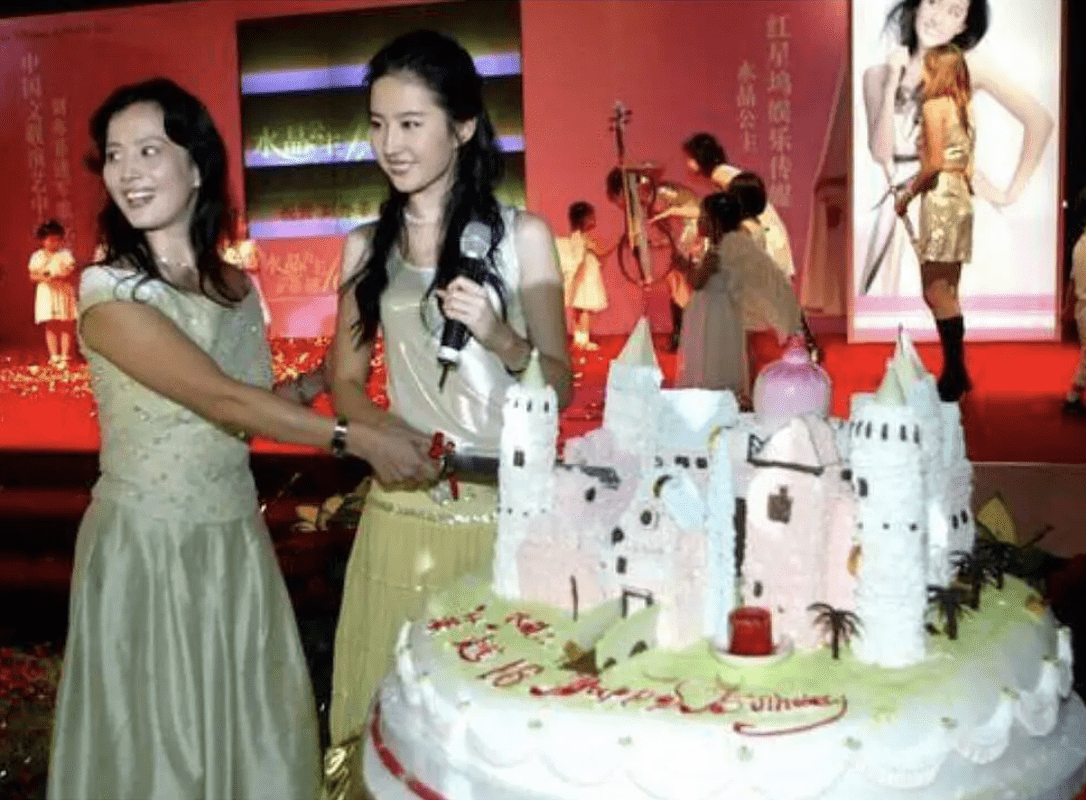 放弃婚姻和事业，若不是“天仙妈妈”刘晓莉，怎会有刘亦菲今天？