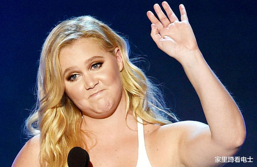 月嫂太漂亮，产妇因为自卑将其开除，好莱坞女谐星也有容貌焦虑