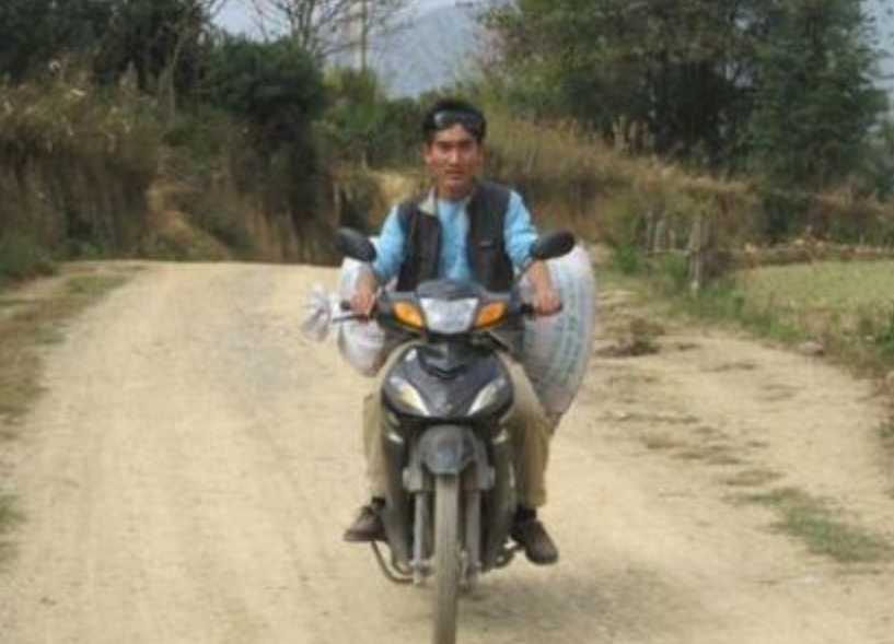 19岁背“疯母”千里求学，贵州第一孝子刘秀祥，后来成了副书记