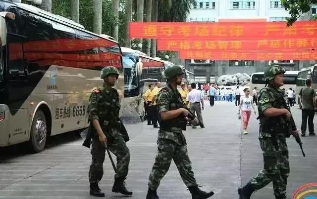 2003年高考试卷在四川被盗，启用超难备用卷，万千考生命运被改写