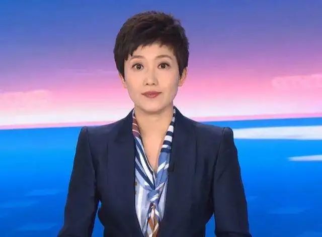 央视主持人神奇的亲戚网：撒贝宁有个亲妹妹，刚强和徐春妮是夫妻