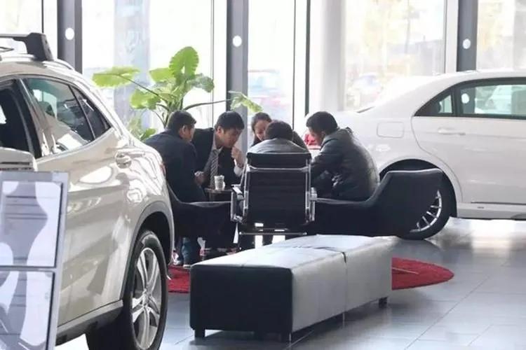 10万左右的汽车，贷款和全款有什么区别呢？聪明人一算就懂