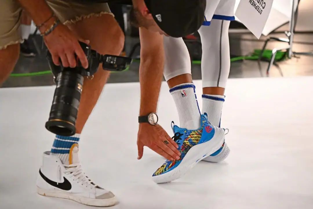 nba球鞋的牌子有哪些（NBA新赛季媒体日球鞋全盘点-眼花缭乱，惊喜不断）