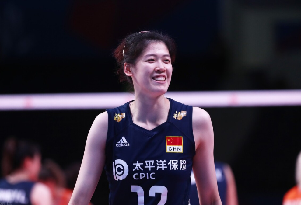 东京奥运会女排中国v(中国女排1-3日本队！给女排姑娘打分，李盈莹8分 多人不及格)