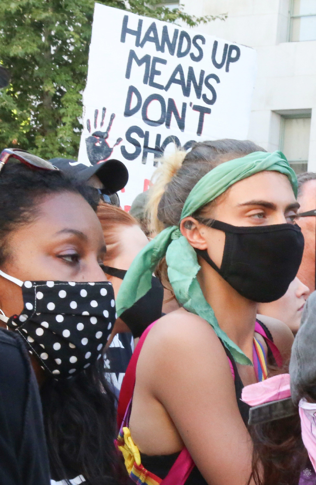 老佛爷生前最偏爱的超模，卡抽台布不怎么样，依然成为一线