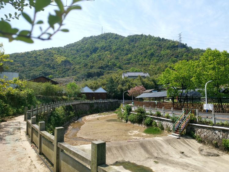 赞我家乡山水美 作者：黄定光