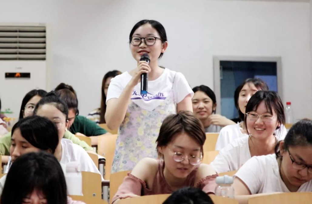 高考进入倒计时，全国唯一一所只招收女生的学校，开始招收男生