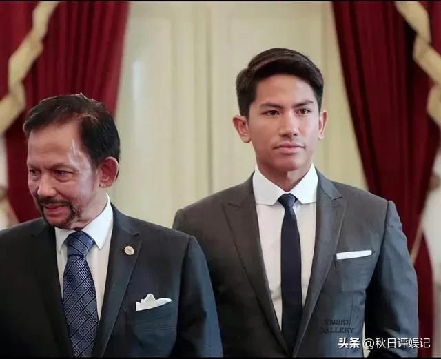 最帅王子马丁海量童年照曝光,和女友阿加莎都是原装脸,天生一对