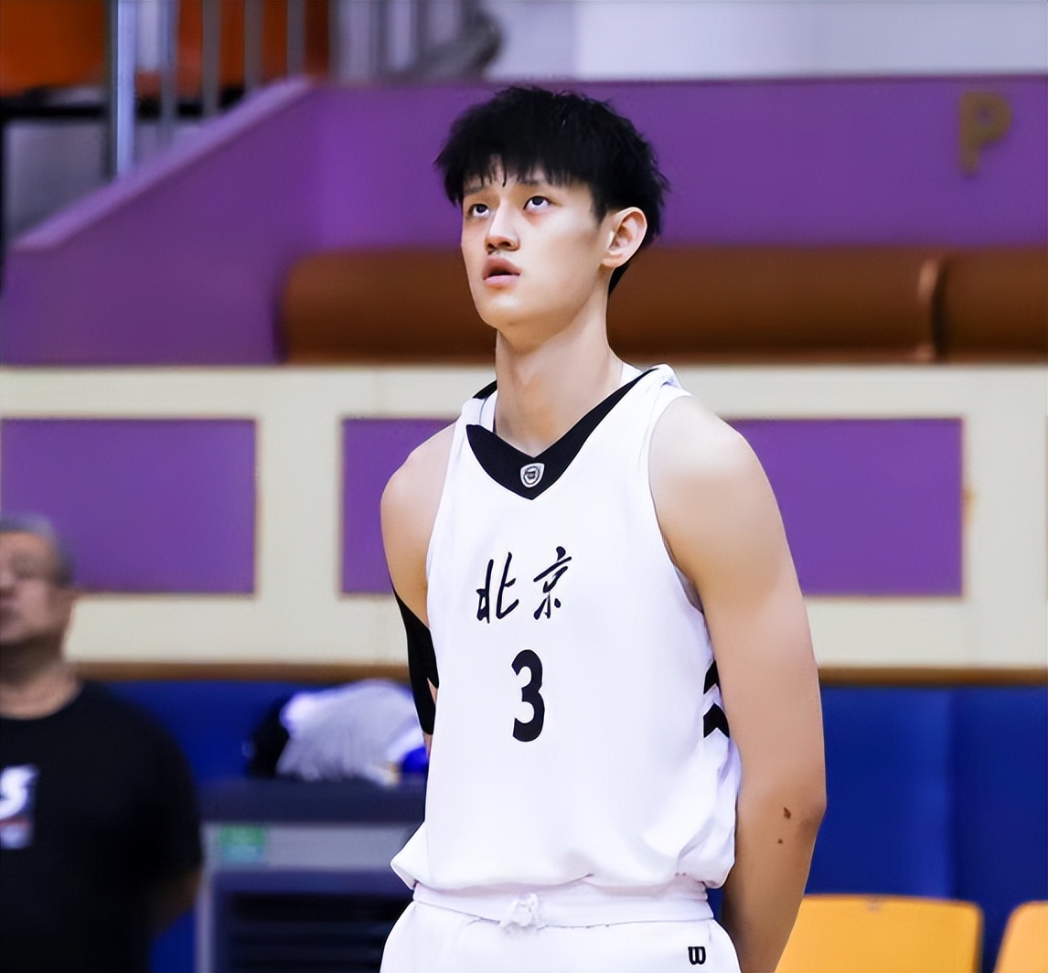 哪个nba球员去cba(梦想不打烊！曾凡博落选NBA不妨回归CBA练级 未来依然有望追梦)