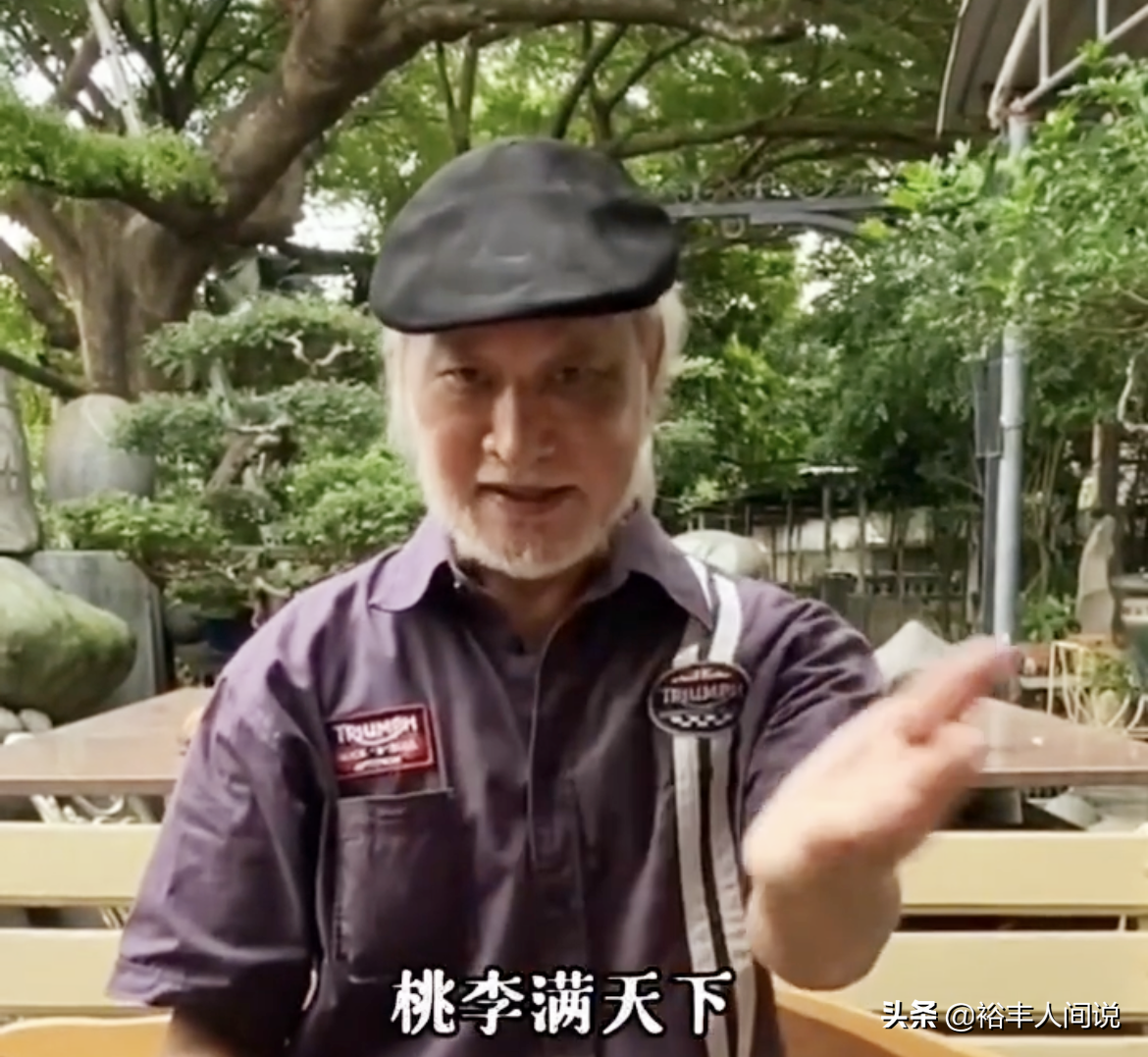 70岁武打巨星狄威罕露面！两鬓斑白仍显精神，曾一拳打断成龙鼻梁