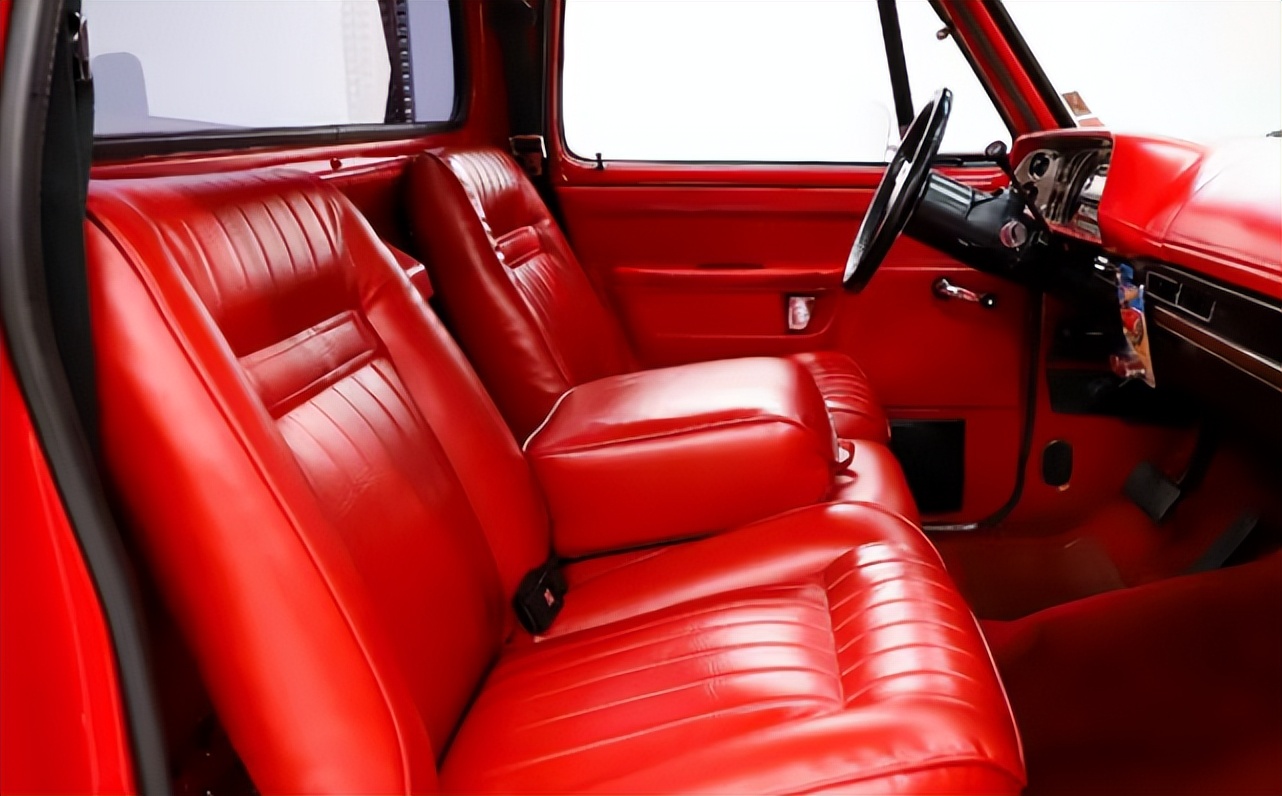 1979 道奇 Lil 红色快车：70年代最快皮卡车，侧翼烟囱十分抢眼
