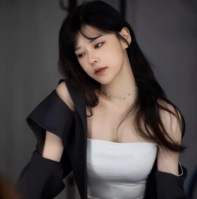 曝陈赫旗下网红沫了遭入室抢劫,转账20万险遭劫色,对方被判14年