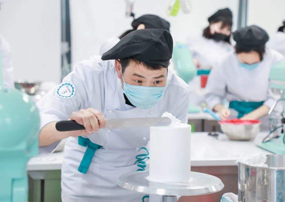 职业教育或有新变化，中考上技校也能去“高考”，家长心里乐开花