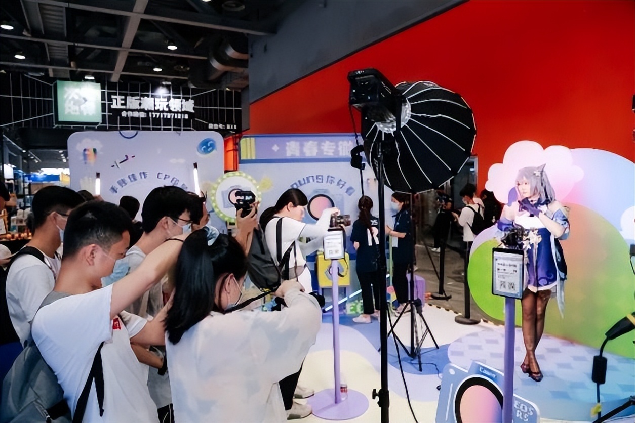 ���ƴ�Ԫ�ڣ�������ө��涯����Ϸ���껪�����ഺ�˳�